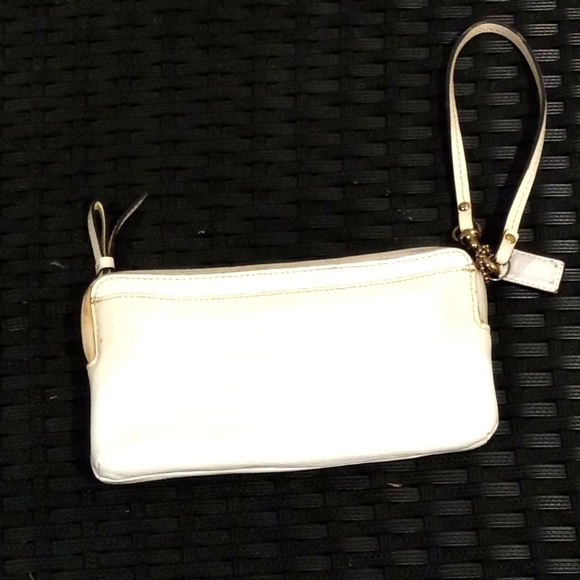 Coach Handbags - Coach Hand bag